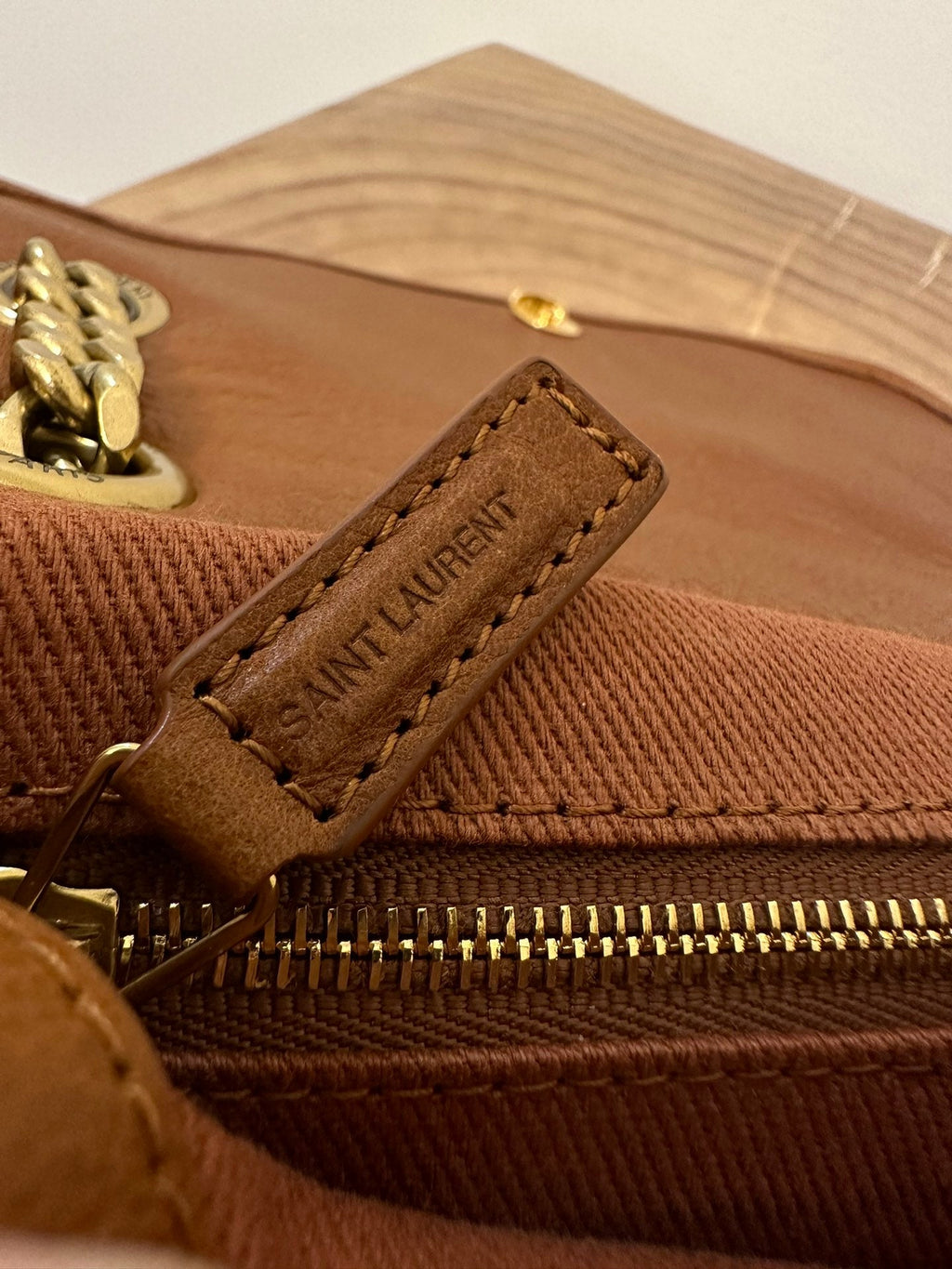 NIKI MEDIUM 26 LAMMFELL ZIMTBRAUN