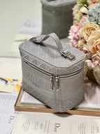 Kleiner 25-g-Reisekosmetikkoffer mit Schultergurt, Taubengrau