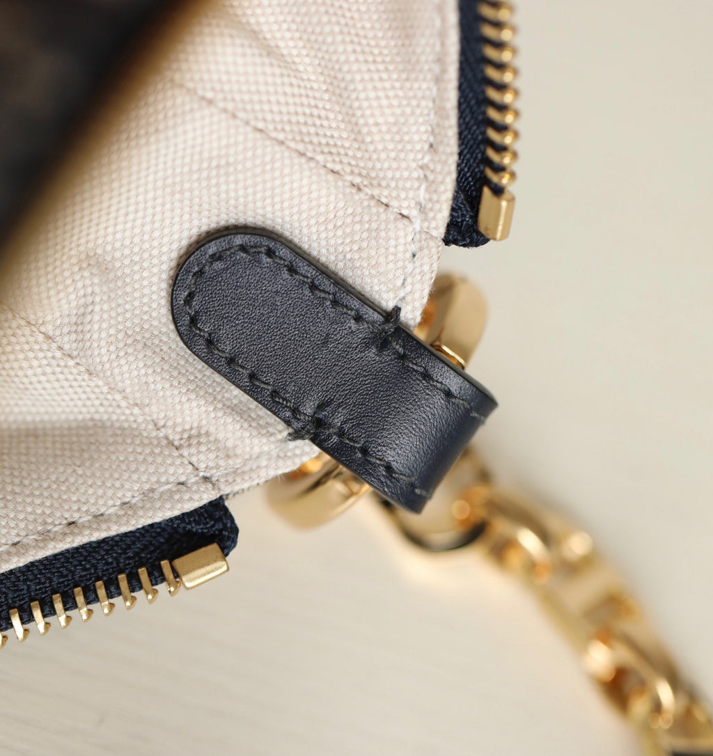 CD Lounge 26 Tasche in blauem Obliqué-Jacquard