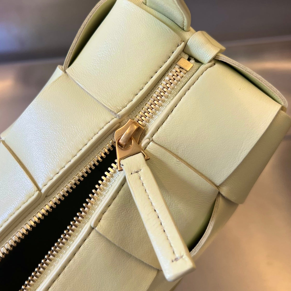 BRICK CASSETTE 28 IN PASTELGELBES KALBSLEDER