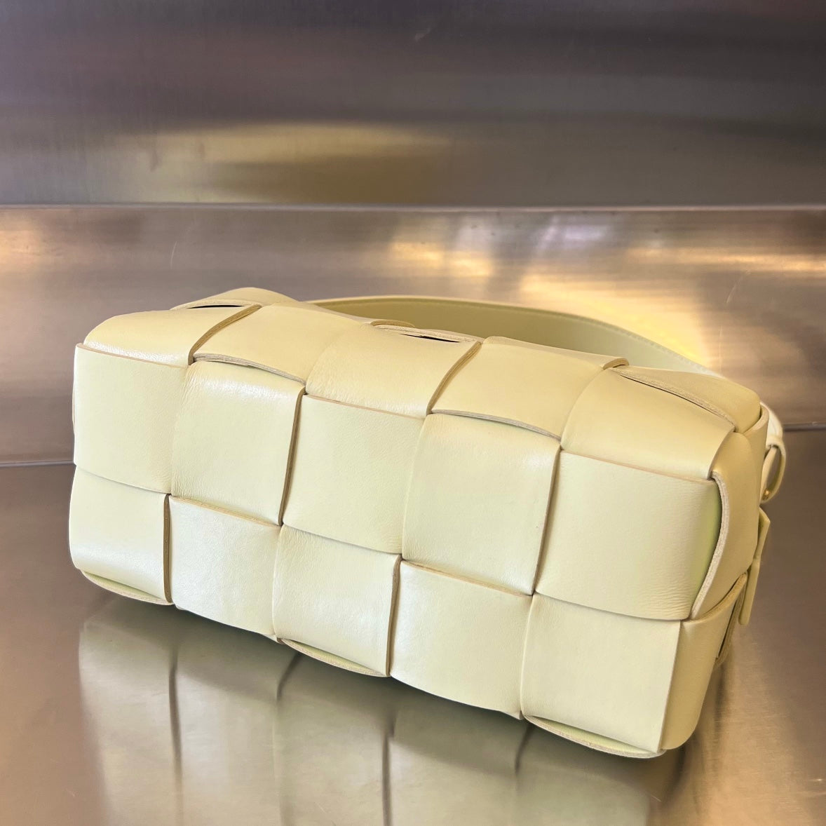 BRICK CASSETTE 28 IN PASTELGELBES KALBSLEDER