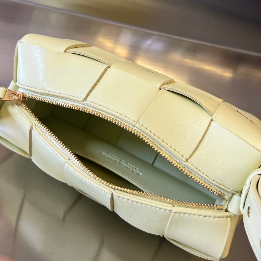 BRICK CASSETTE 28 IN PASTELGELBES KALBSLEDER