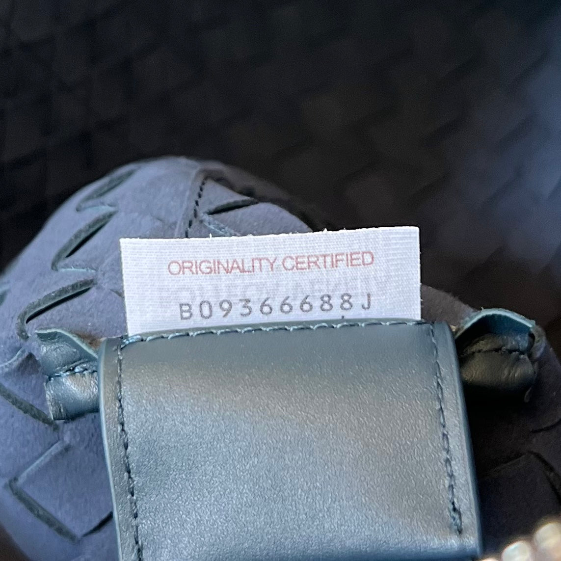 Schlanke Intrecciato Aktentasche 36, schieferfarbenes Kalbsleder