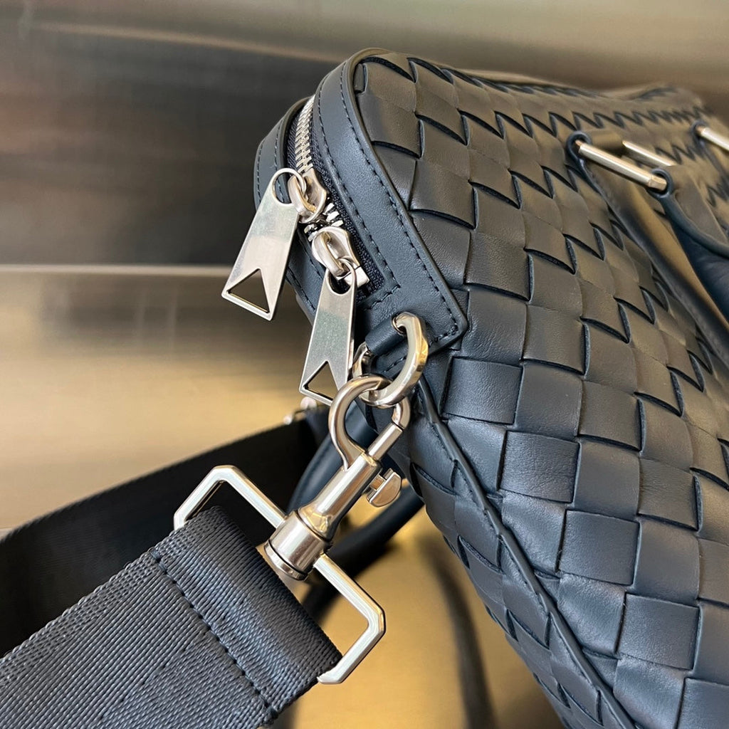 Schlanke Intrecciato Aktentasche 36, schieferfarbenes Kalbsleder