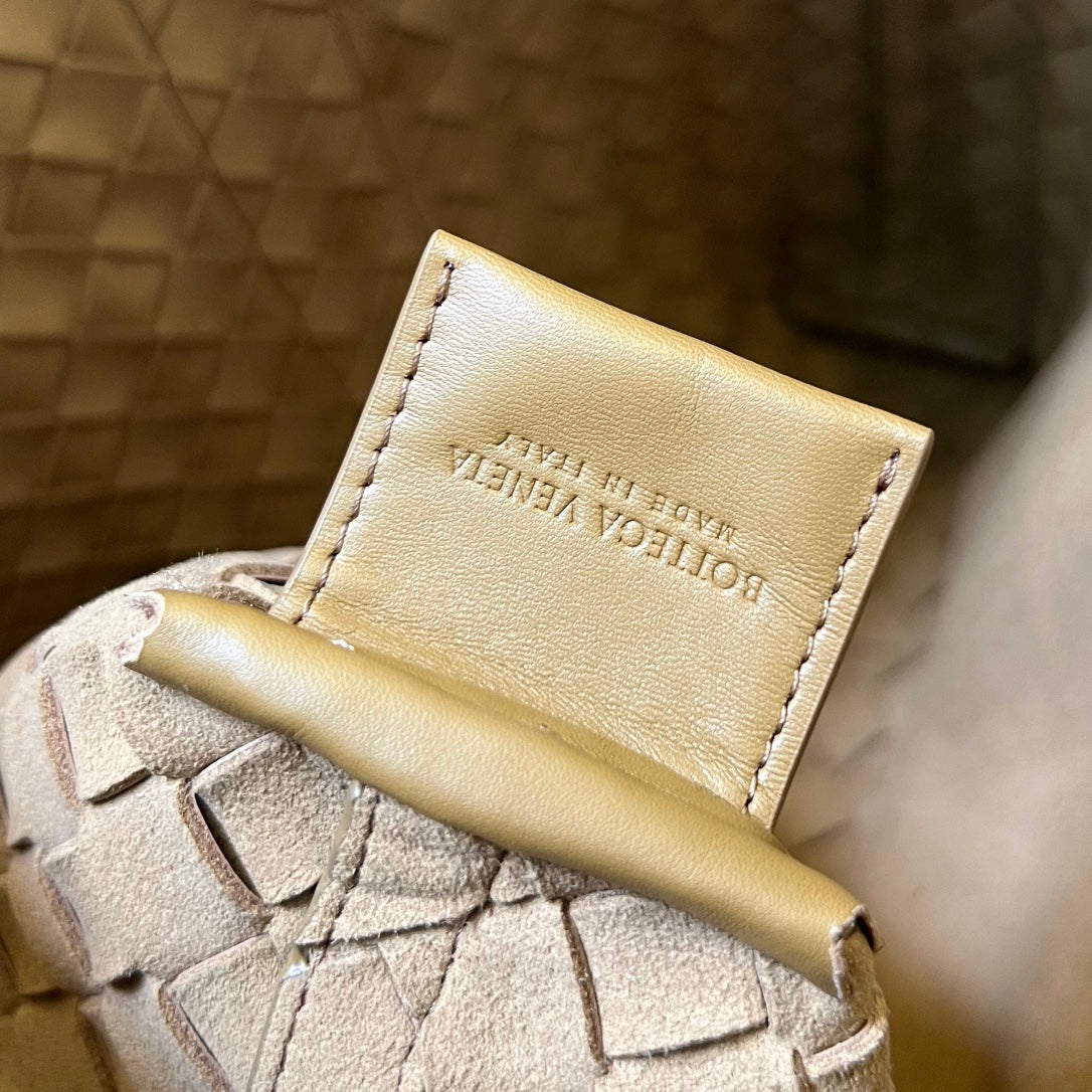 SLIM INTRECCIATO AKTENKOFFER 36 KARAMELLBRAUNES KALBSLEDER