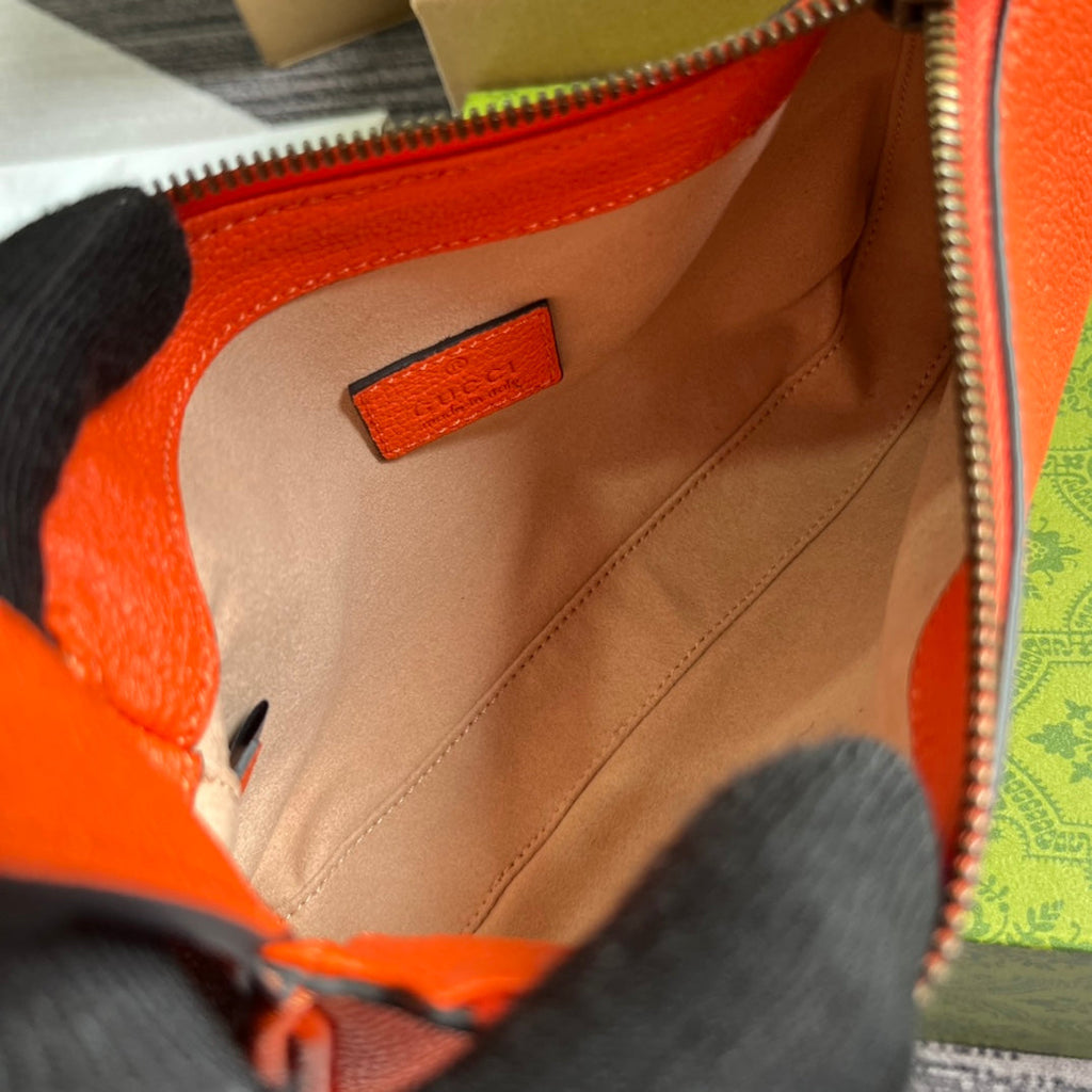 APHRODITE MINI 21 SCHULTERTASCHE IN ORANGE-ROTEM KALBSLEDER