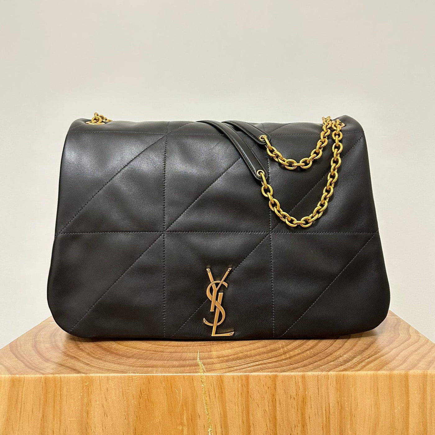 JAMIE 43 GROSS LAMMFELL SCHWARZ