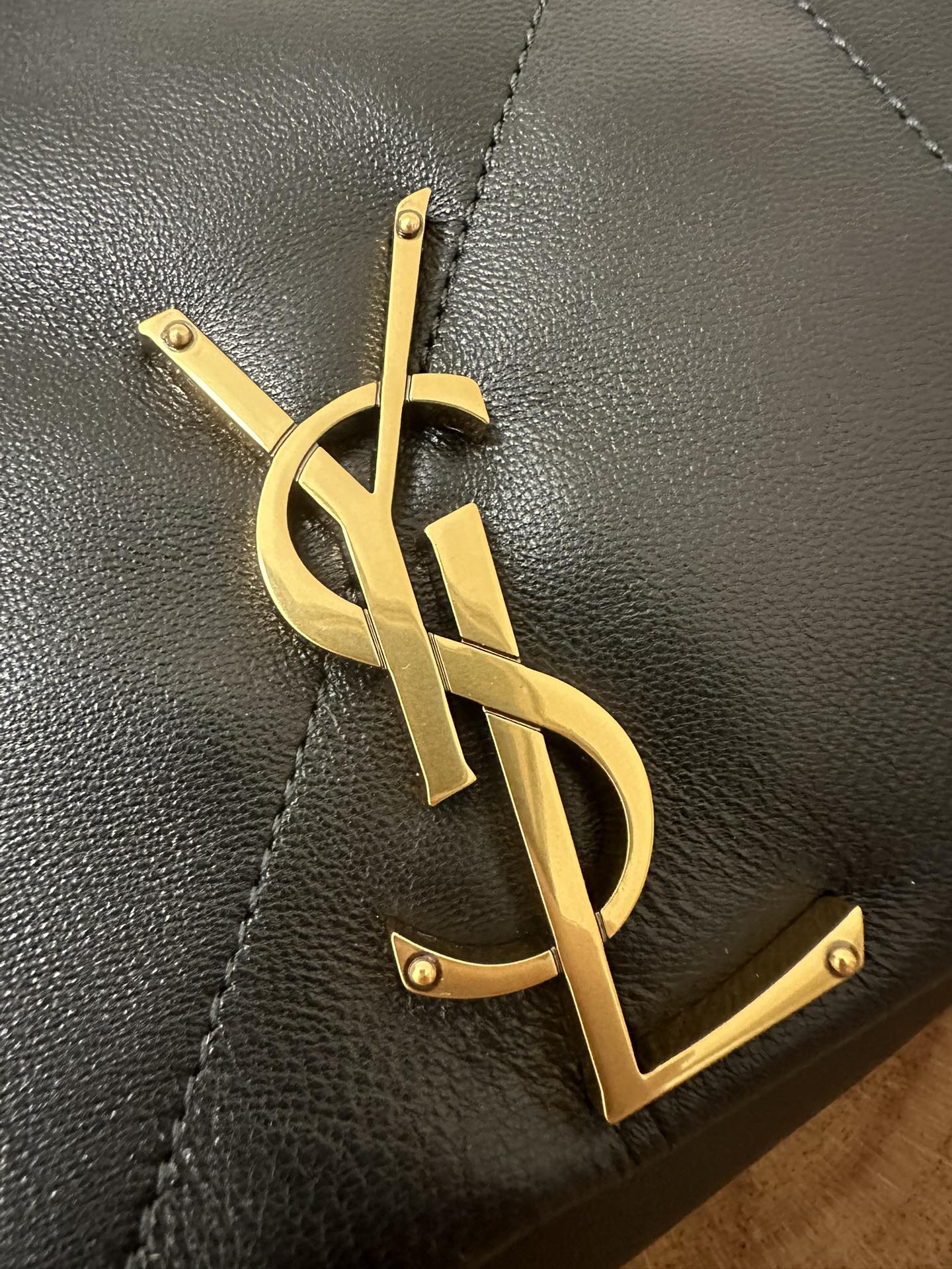 JAMIE 43 GROSS LAMMFELL SCHWARZ