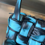 Kleine Brick-Kassette, 23 Zoll, Himmelblau-Mix, schwarzes Lammfell