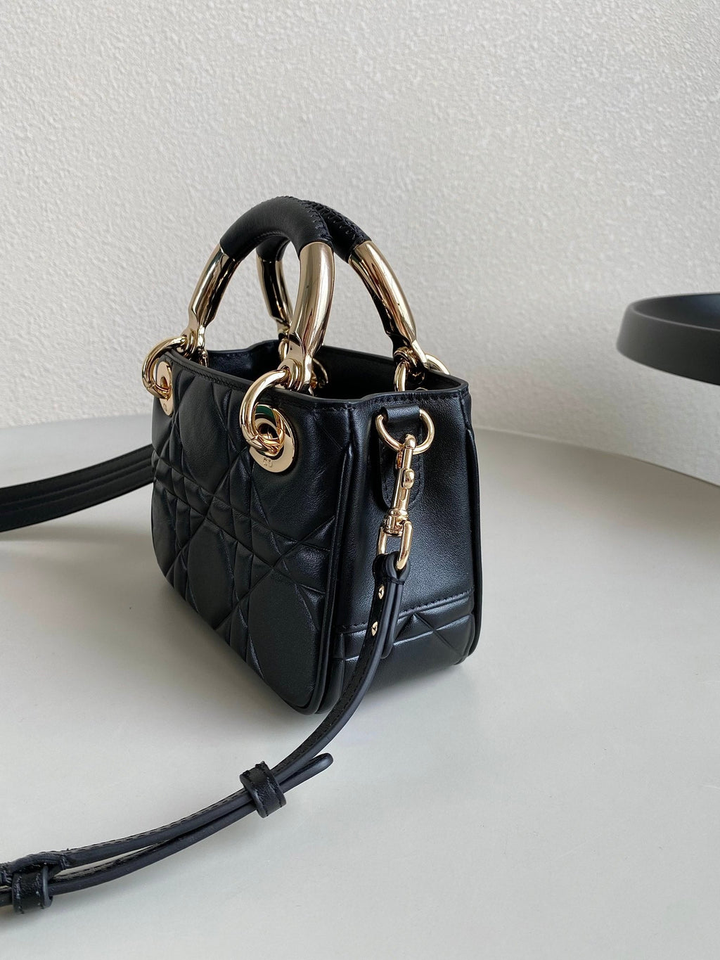 MINI LADY 19 TASCHE AUS SCHWARZEM LAMMLEDER