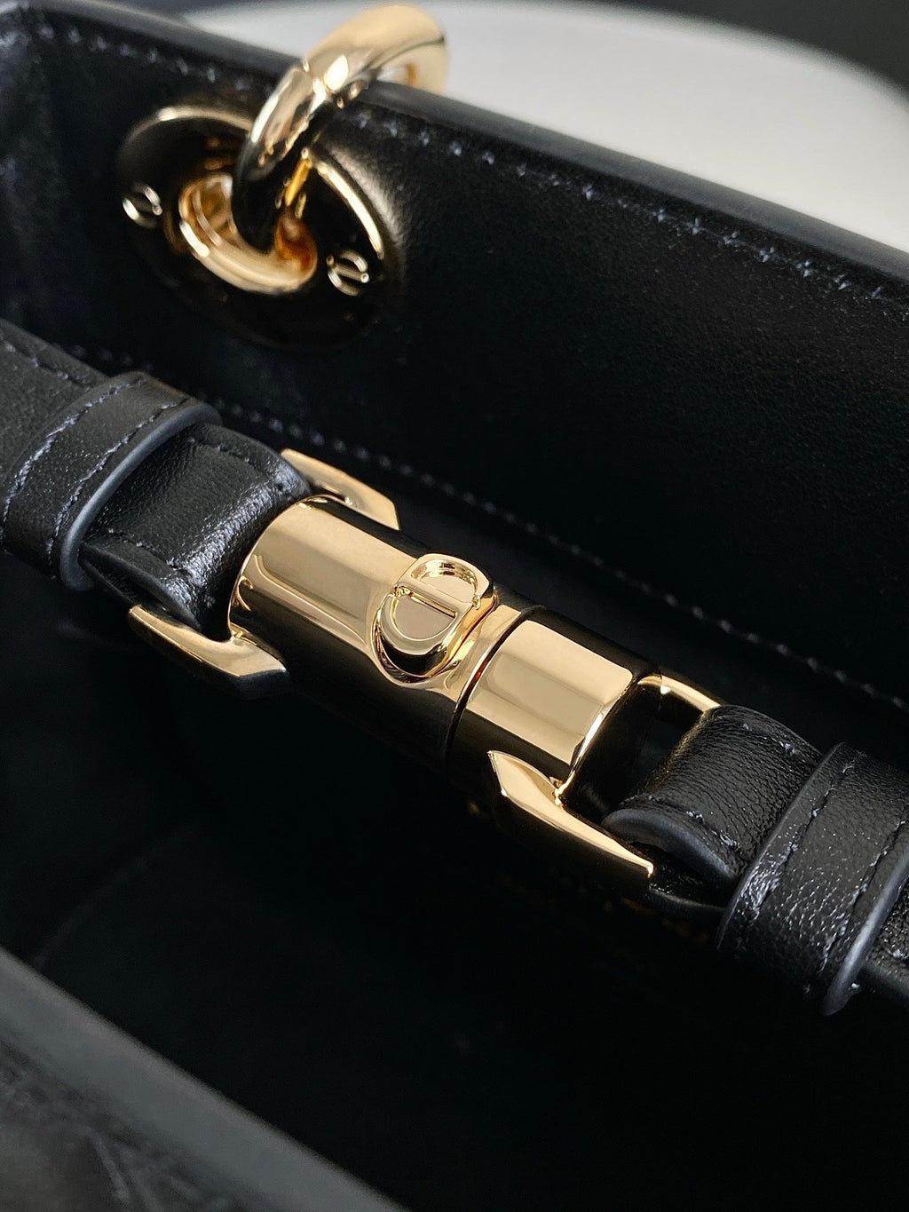 MINI LADY 19 TASCHE AUS SCHWARZEM LAMMLEDER