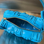 Kleine Brick-Kassette, 23 Zoll, hellblau, weiches Lammfell