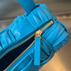 Kleine Brick-Kassette, 23 Zoll, hellblau, weiches Lammfell