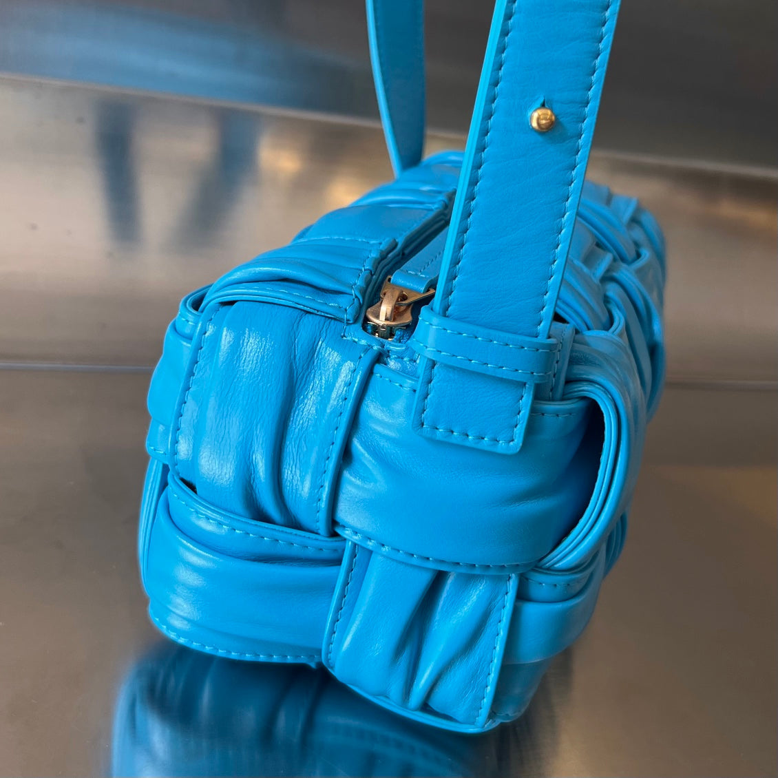 Kleine Brick-Kassette, 23 Zoll, hellblau, weiches Lammfell