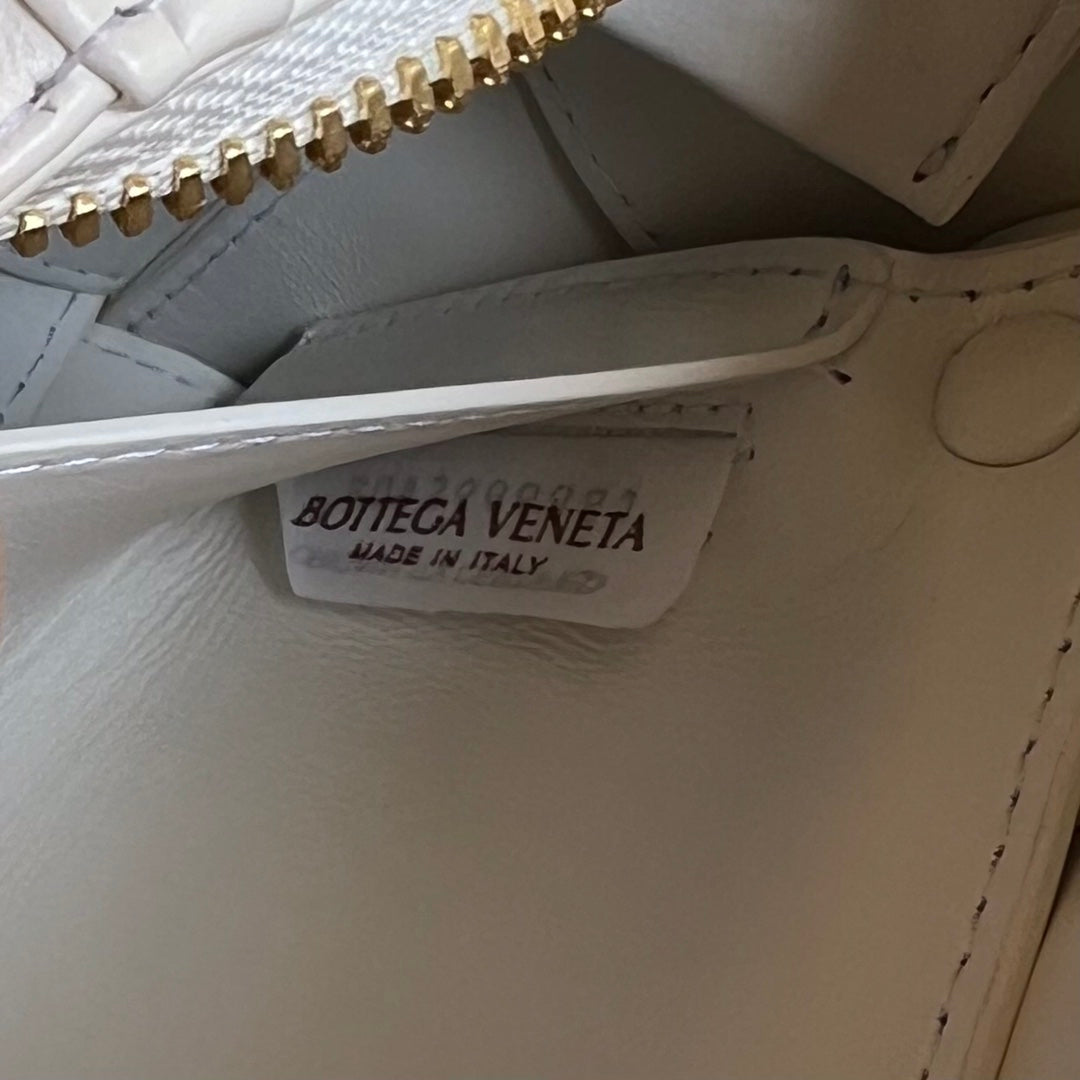 KLEINE ZIEGELKASSETTE 23 ZOLL WEISSES WEICHES LAMMLEDER