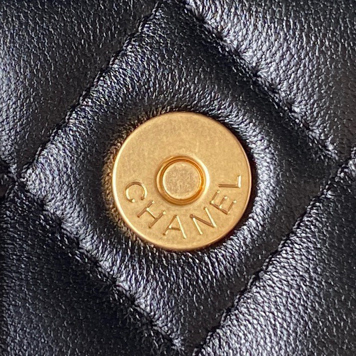 CC MINI 17 BAG IN BLACK CALFSKIN GOLD HARDWARE