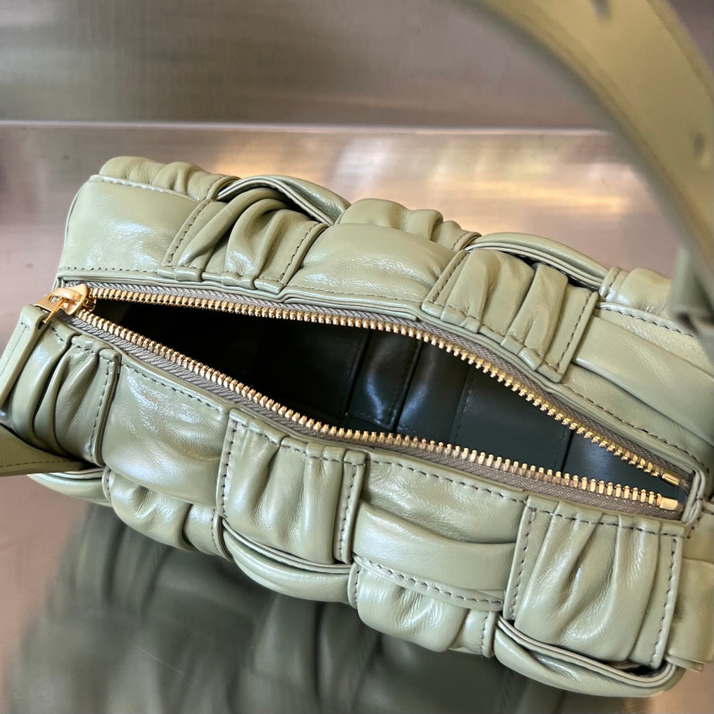 Kleine Brick-Kassette, 23 Zoll, Sumpfgrün, weiches Lammfell