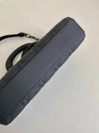 D-JOY TASCHE 22 IN SCHWARZEM LAMMLEDER