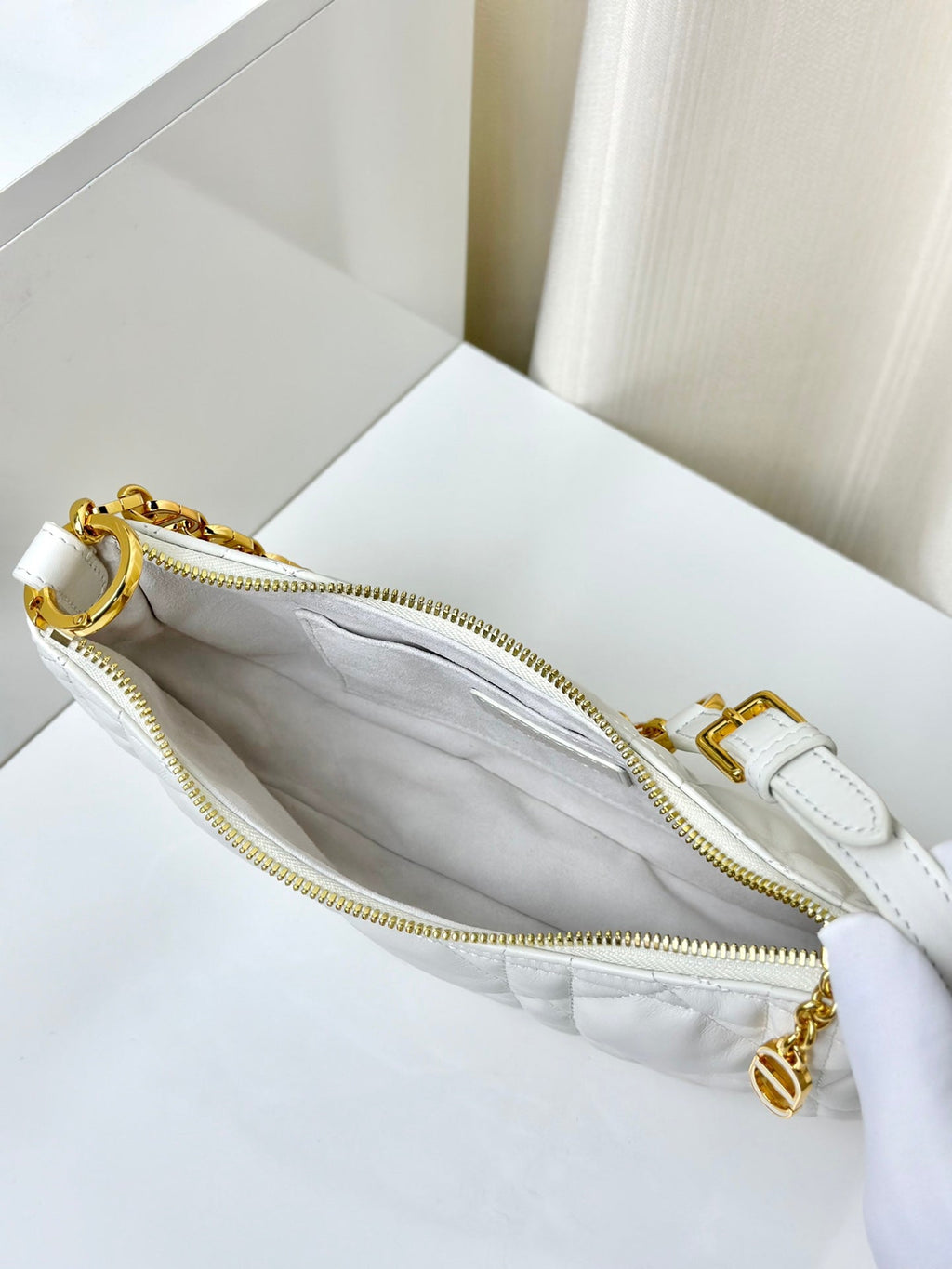 CD Lounge 26 Tasche aus weißem Lammleder