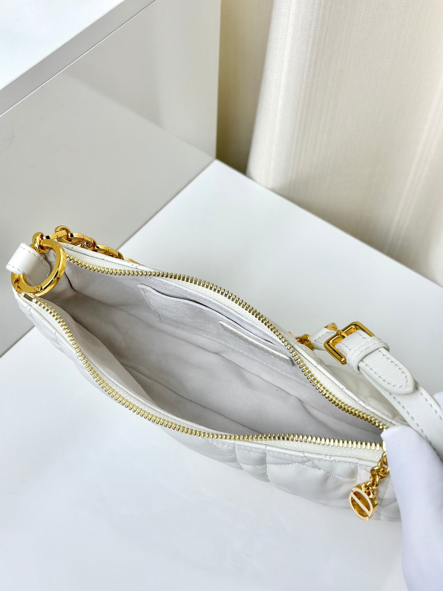 CD Lounge 26 Tasche aus weißem Lammleder