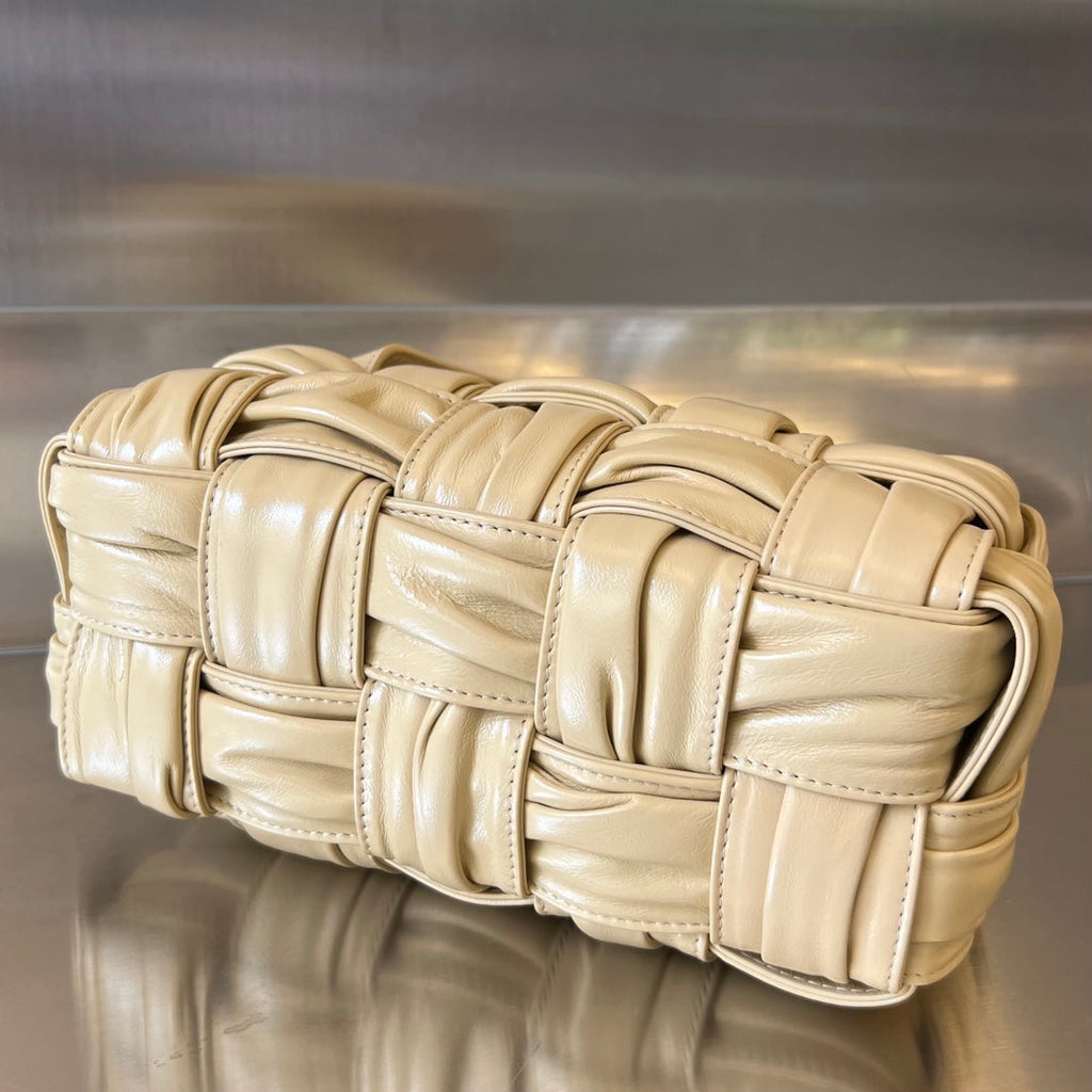 Kleine Brick-Kassette, 23 Zoll, blondes Beige, weiches Lammfell