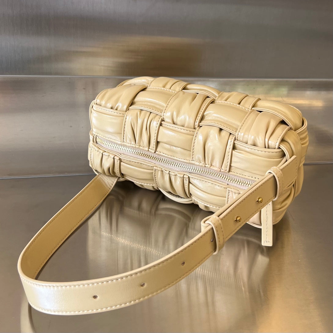 Kleine Brick-Kassette, 23 Zoll, blondes Beige, weiches Lammfell