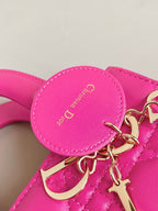 MITTLERE DAMENHANDTASCHEN 20 AUS HEISSROSA LAMMLEDER