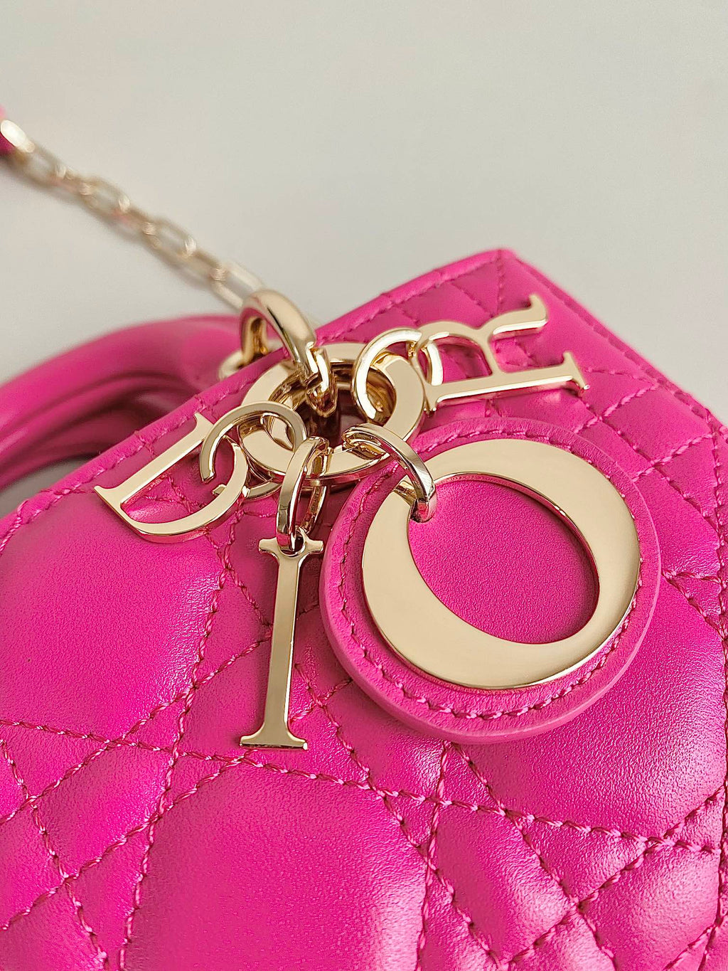 MINI D-JOY TASCHE 17 IN HOT PINK LAMMLEDER