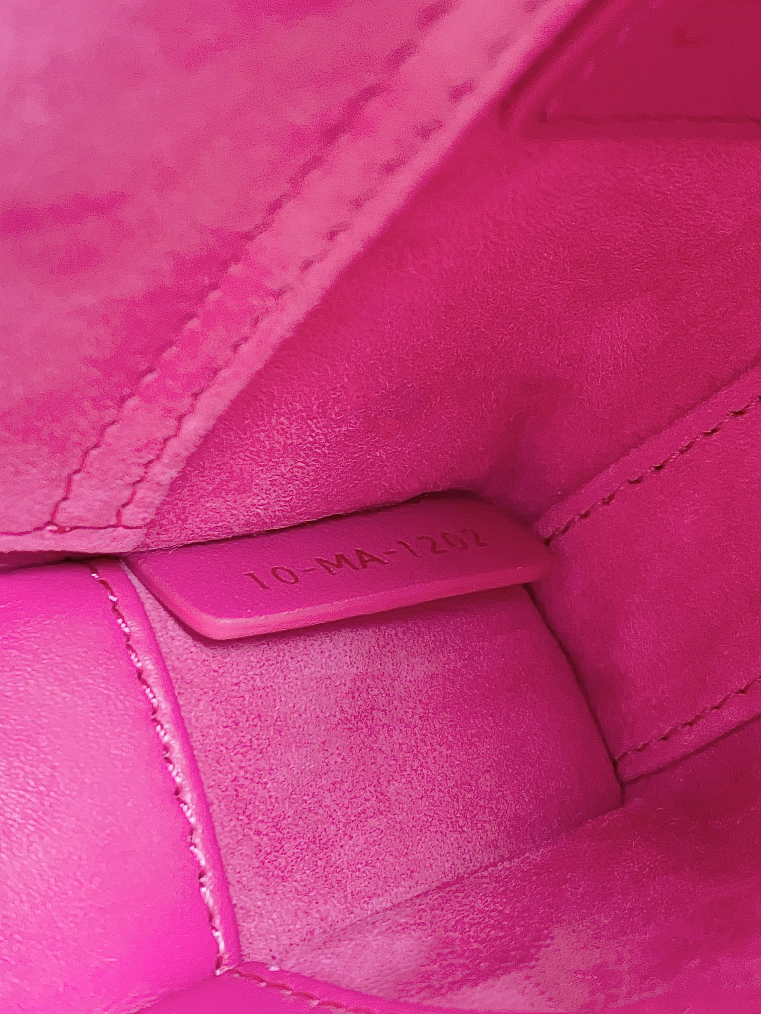 MINI D-JOY TASCHE 17 IN HOT PINK LAMMLEDER