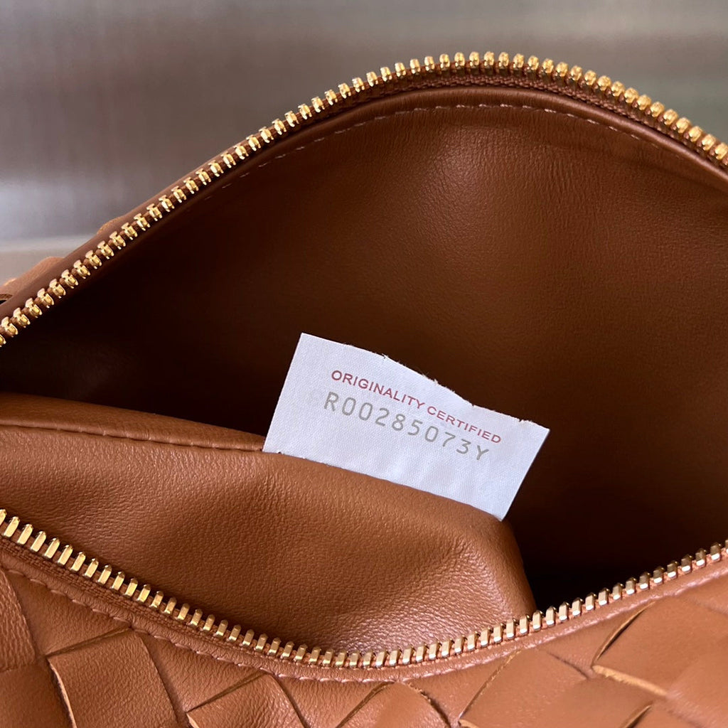 WALLACE 22 Tasche in rotbraunem Kalbsleder