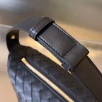 WALLACE 22 TASCHE AUS SCHWARZEM KALBSLEDER