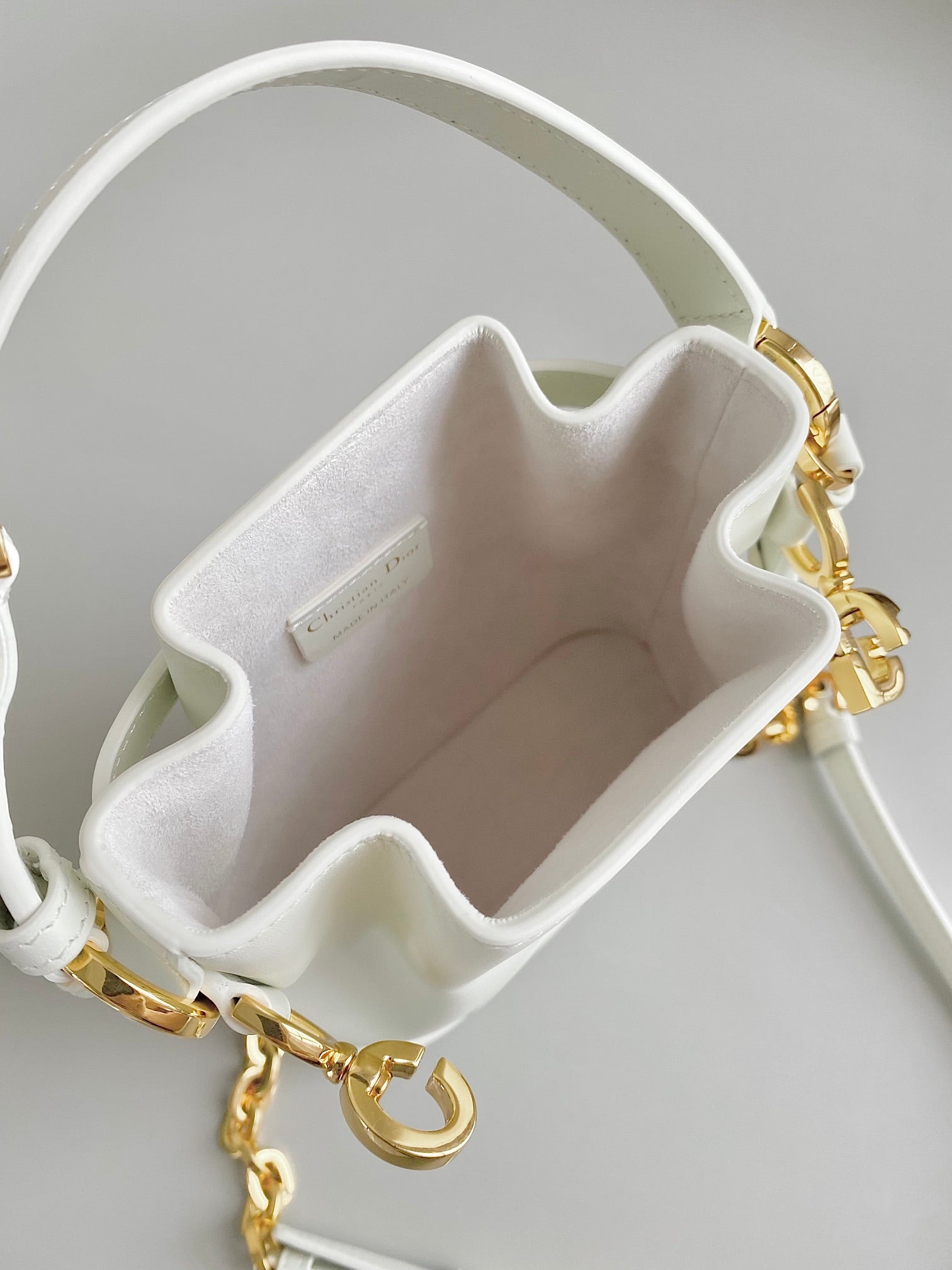 SMALL C'EST 18 IN WEISSEM CD-GEPRÄGTEM KALBSLEDER