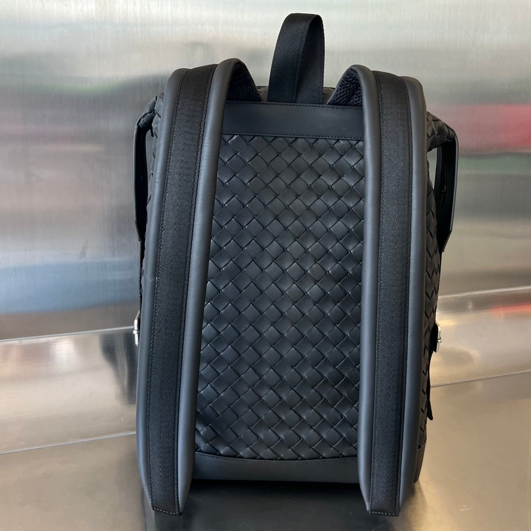 RUCKSACK 42 AUS SCHWARZEM KALBSLEDER