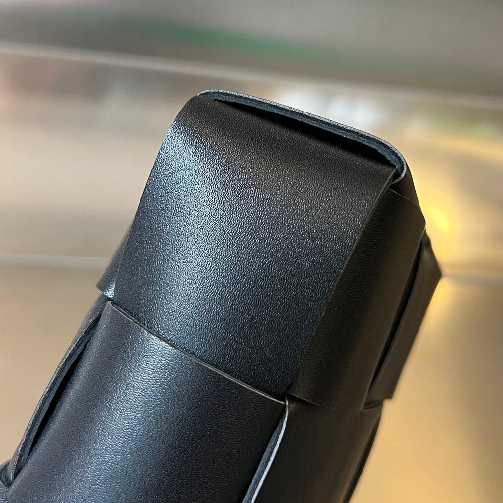 Handytasche 18 Zoll aus schwarzem Lammleder