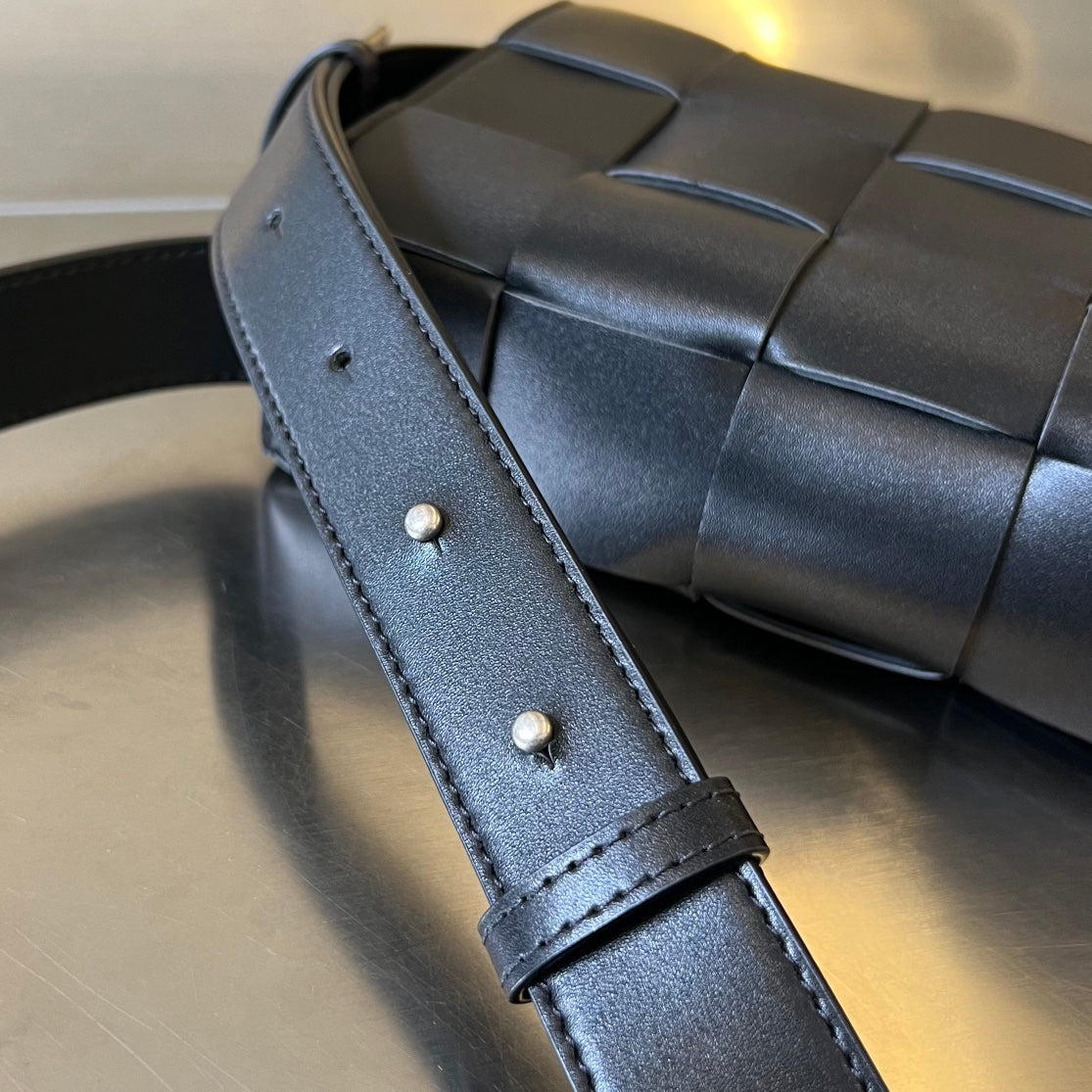 Handytasche 18 Zoll aus schwarzem Lammleder