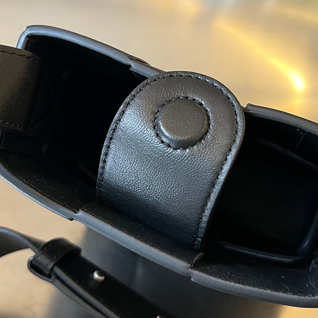 Handytasche 18 Zoll aus schwarzem Lammleder