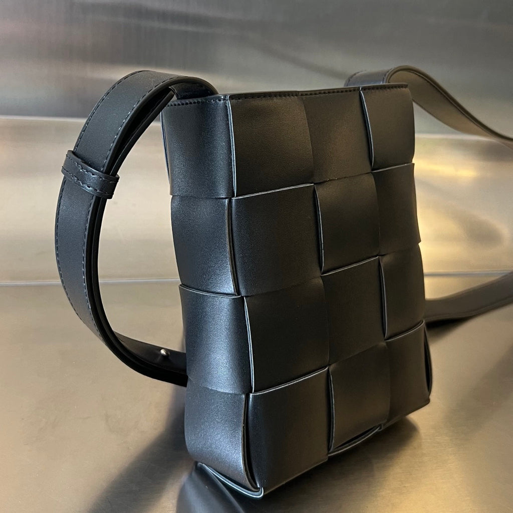 Handytasche 18 Zoll aus schwarzem Lammleder