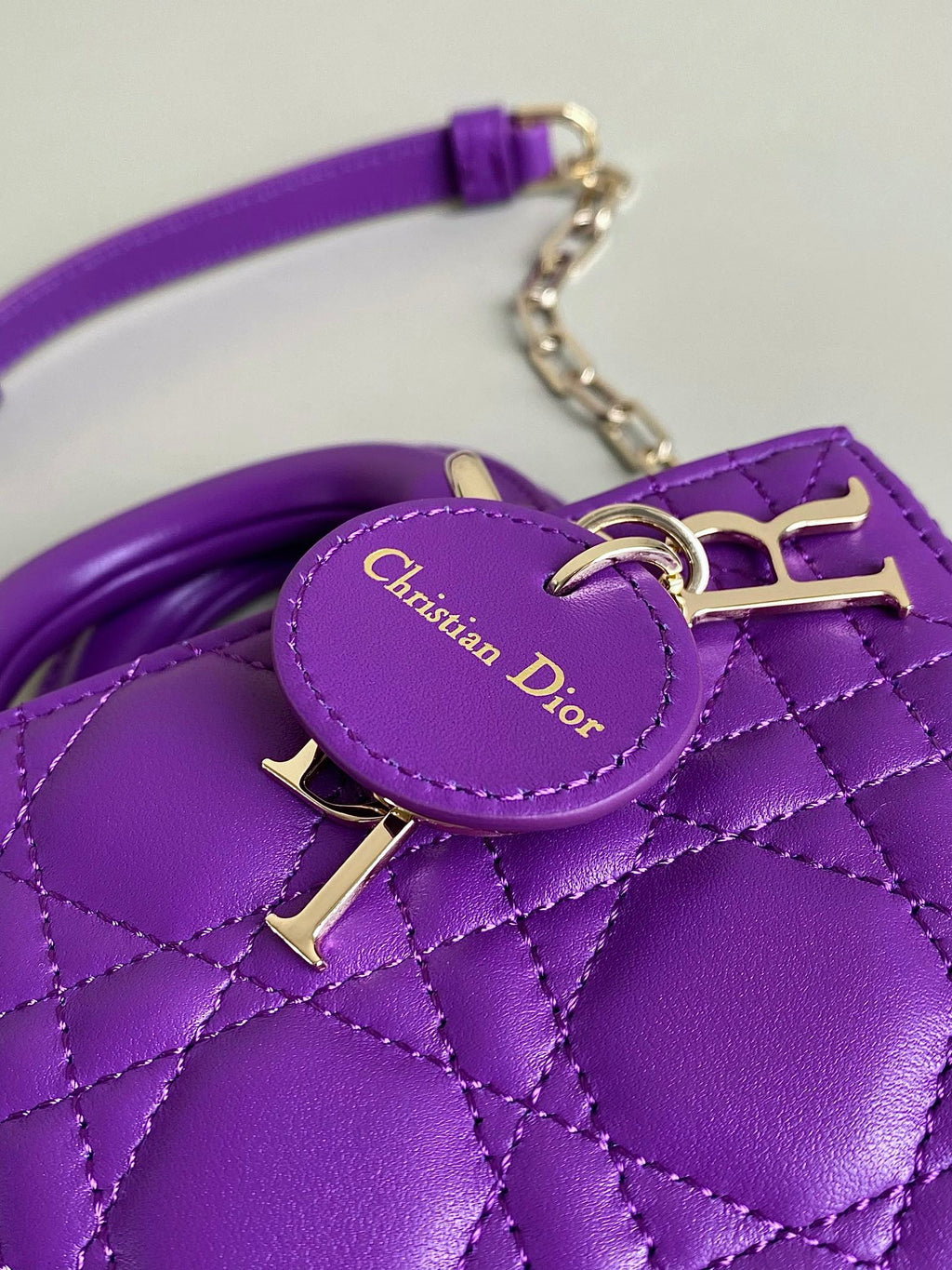 MINI D-JOY TASCHE 17 IN VIOLETT-LILA LAMMLEDER