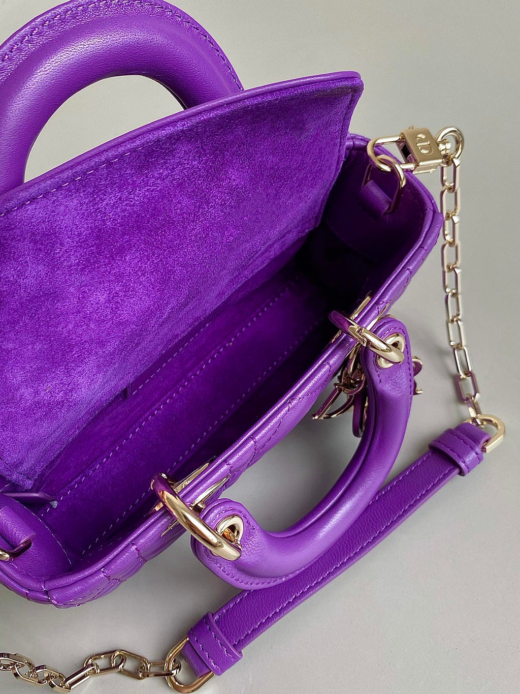 MINI D-JOY TASCHE 17 IN VIOLETT-LILA LAMMLEDER
