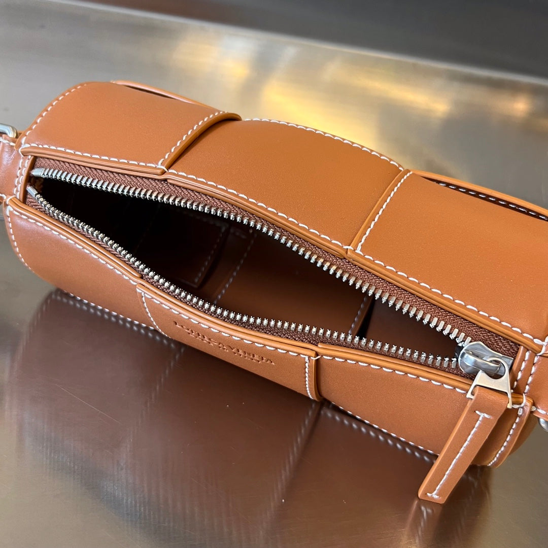 KLEINE ZYLINDERKASSETTE 21 ZOLL ROHES SIENNA-KALBSTLEDER