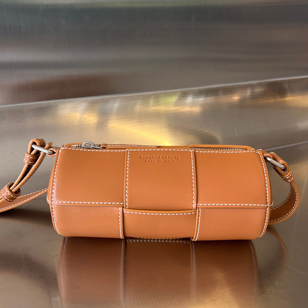 KLEINE ZYLINDERKASSETTE 21 ZOLL ROHES SIENNA-KALBSTLEDER