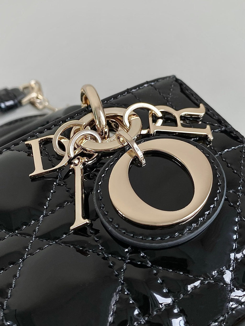 MINI D-JOY TASCHE 17 IN SCHWARZEM LAMMLEDER