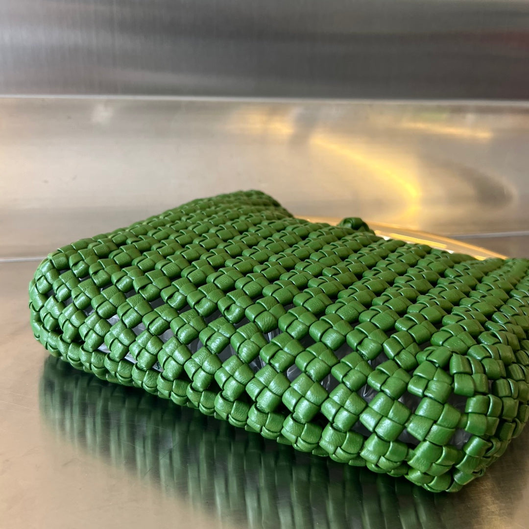 Sardinen, 29 Stück, in grünem Lammfell