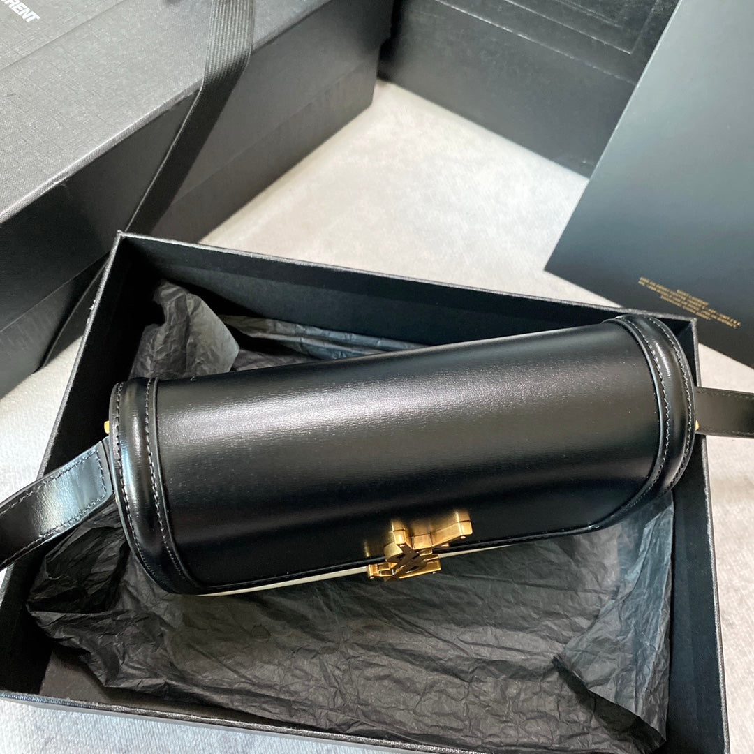 SOLFERINO KLEINE SATCHEL 19 IN SCHWARZ-WEISSEM KALBSLEDER GOLDENES LOGO