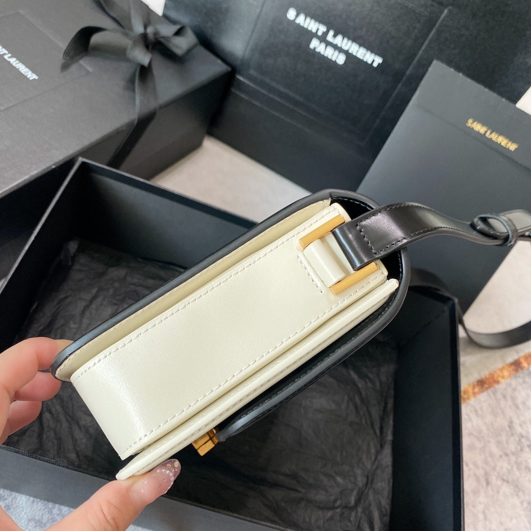 SOLFERINO MEDIUM SATCHEL 23 IN SCHWARZ-MIX WEISSES KALBSLEDER GOLDENES LOGO