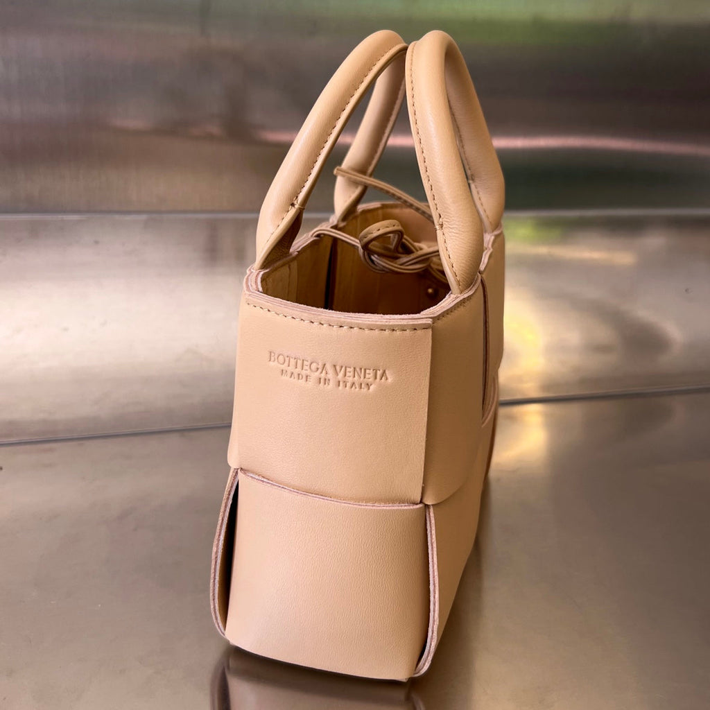 CANDY ARCO TOTE 20 IN TAN BROWN CALFSELD