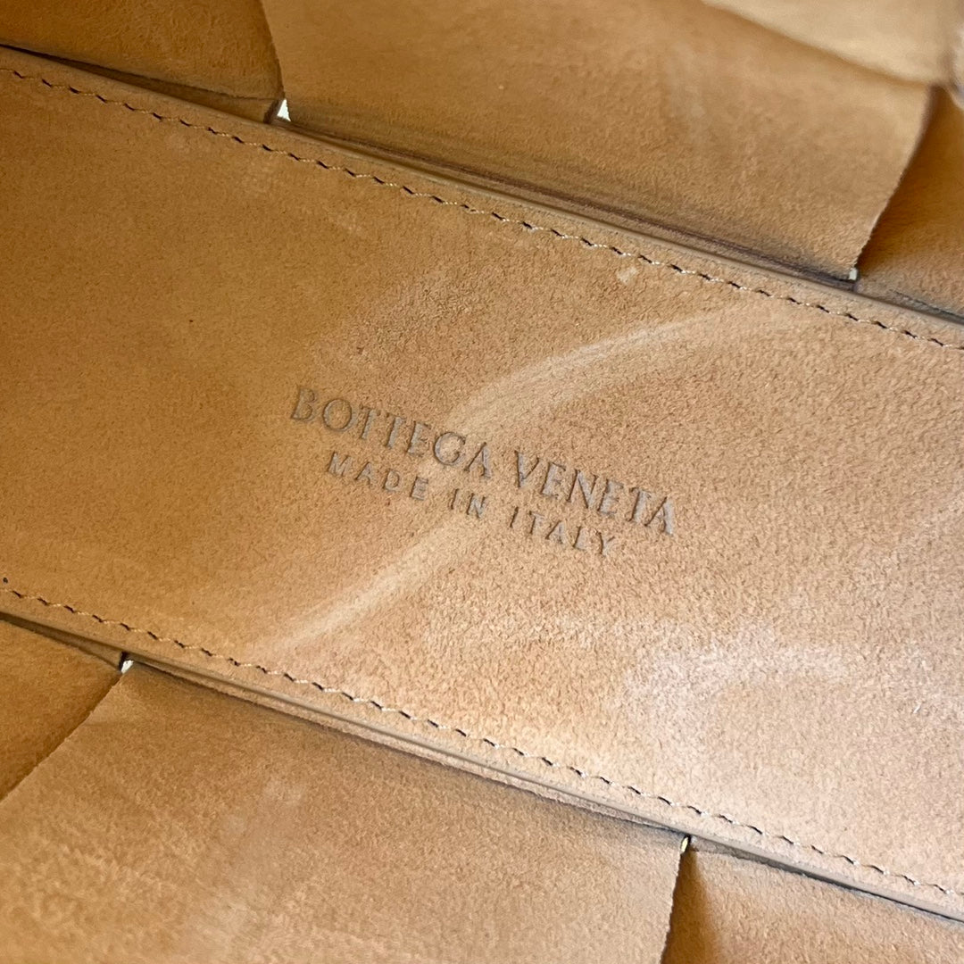 CANDY ARCO TOTE 20 IN TAN BROWN CALFSELD