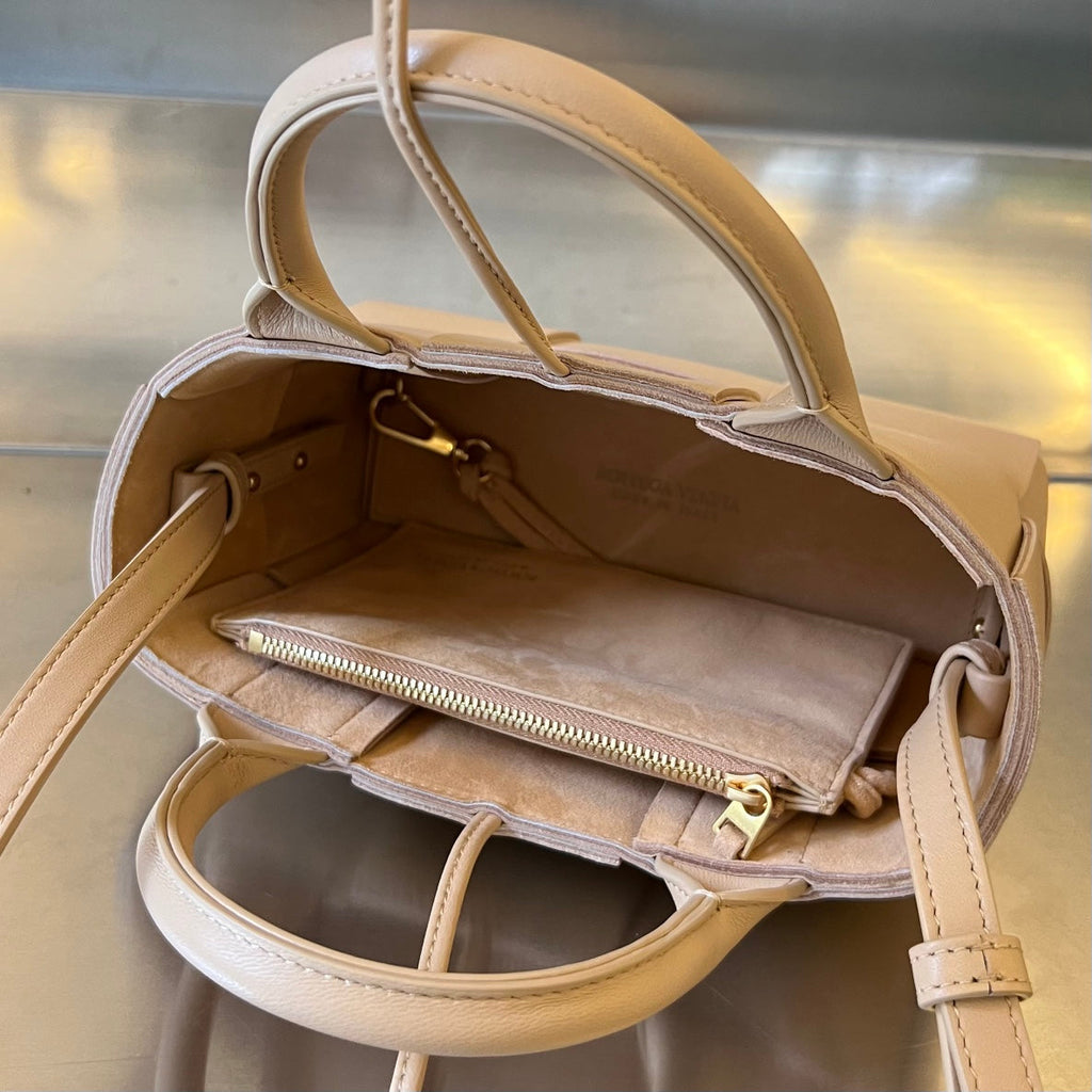 CANDY ARCO TOTE 20 IN TAN BROWN CALFSELD