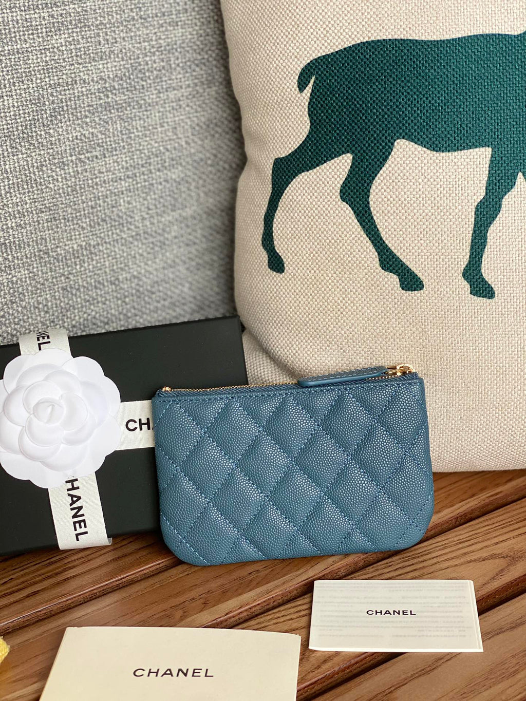 CC CLASSIC KLEINE 15-ZIP-TASCHE IN TÜRKISGRÜNEM GENARBINETEM KALBSLEDER