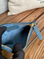 CC CLASSIC KLEINE 15-ZIP-TASCHE IN TÜRKISGRÜNEM GENARBINETEM KALBSLEDER